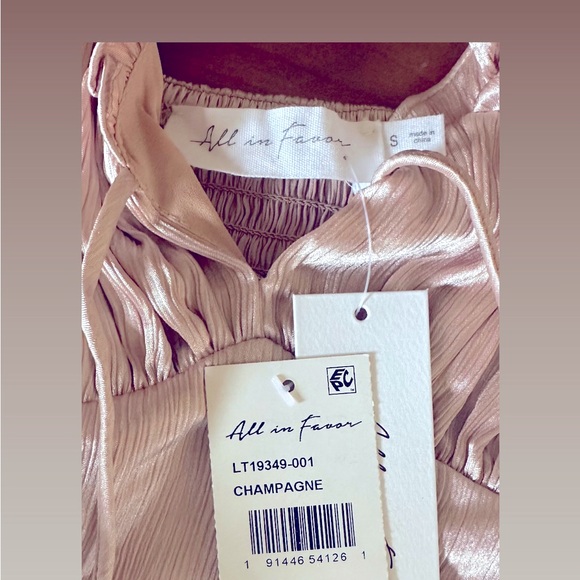 Champagne color corset style crop top - Picture 4 of 4